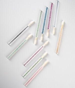 Disposable flocked lip brush L030C